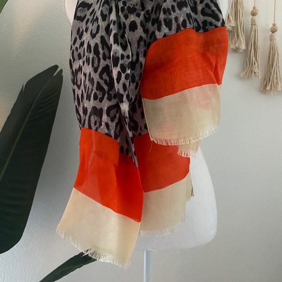 nwot oblong lightweight leopard color block scarf 🧣fall vibes cozy animal print - Picture 5 of 9